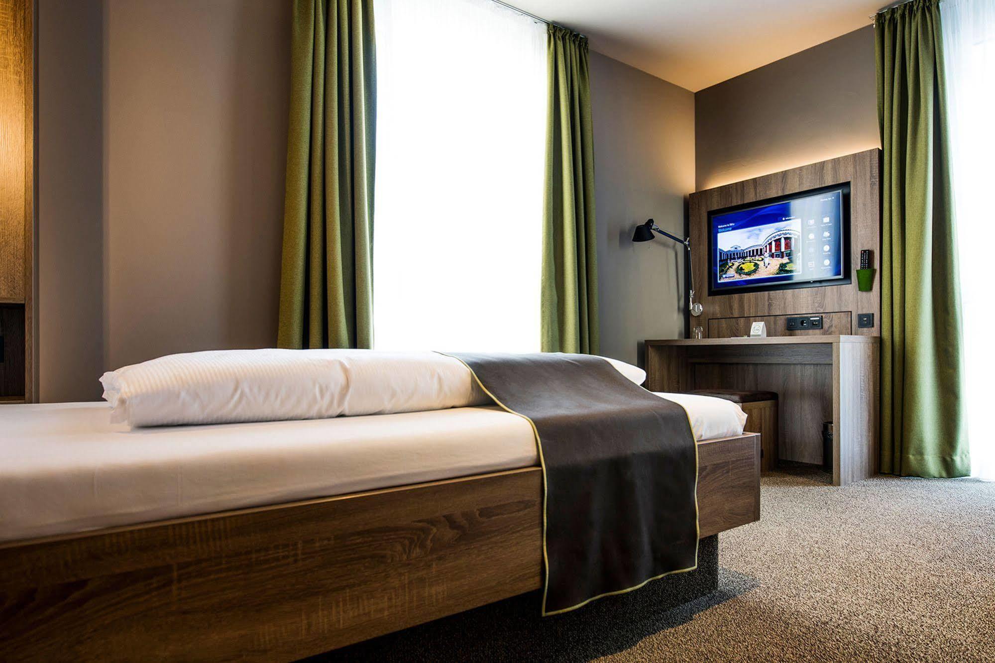 Riku Hotel Ulm Ngoại thất bức ảnh